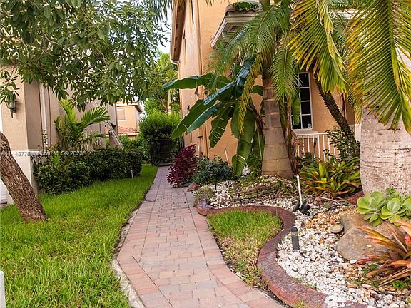 5th image of 20471 NW 12th Pl