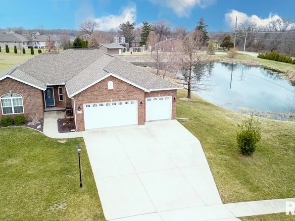 106 Cypress Point, Washington, IL 61571