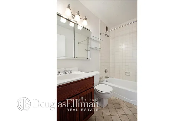 Rented by Douglas Elliman | media 33