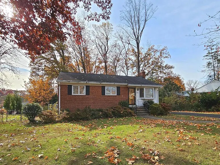 7429 Carol Ln — Photo 2