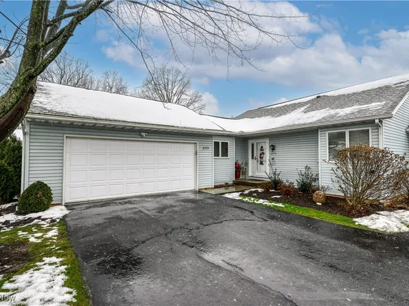 2375 Port William Dr, Stow, OH 44224