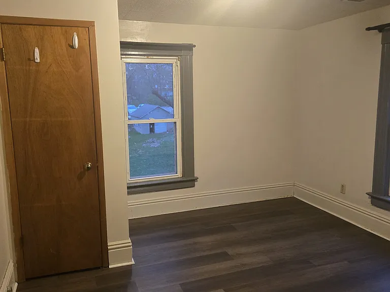 420 S Lucas St #6 — Photo 11