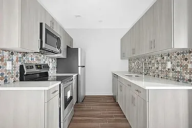 906 East New York Avenue, #6E