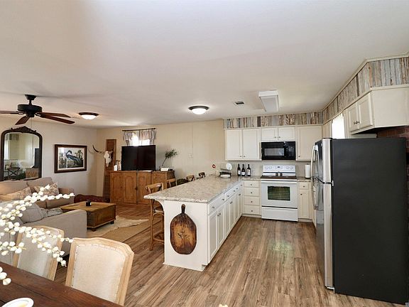 3rd image of 13 Allen Monk Rd