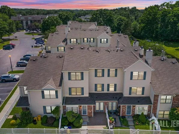 47 Covington Ct, East Brunswick, NJ 08816