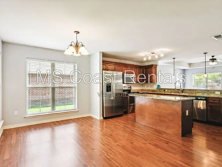 11523 Caroline Ct — Photo 13