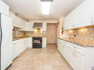 115 Polifly Rd APT 4B, Hackensack, NJ 07601