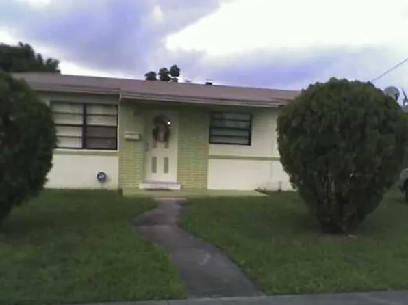 4351 NW 34th Ct, Lauderdale Lakes, FL 33319