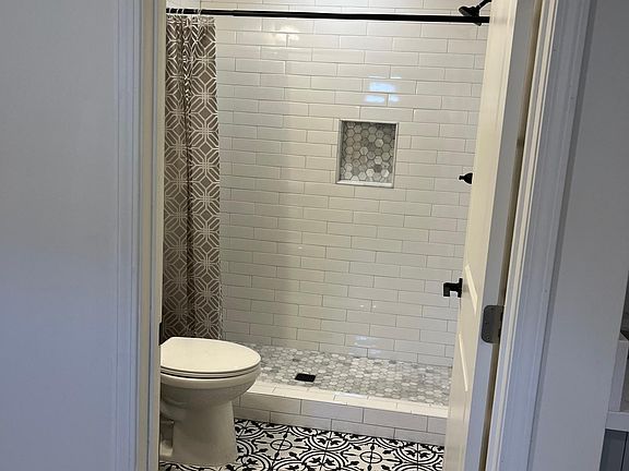 5th image of 210 Madre St #Adu