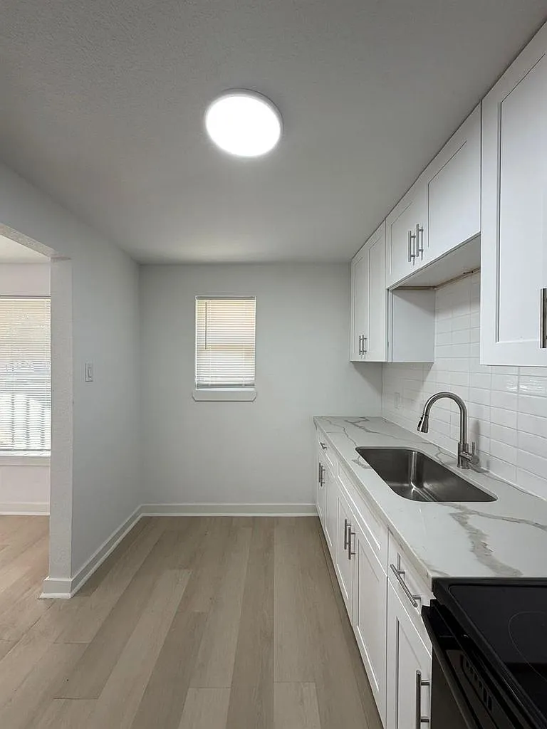 201 Lowery Drive - 6 — Photo 4