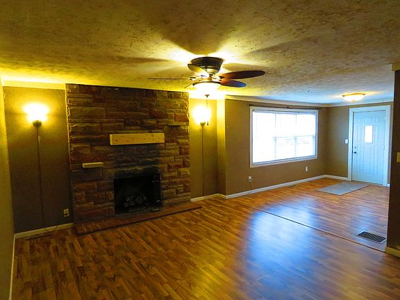2nd image of 1001 Grand Ave