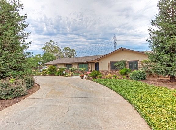 2nd image of 36826 Kensington Dr