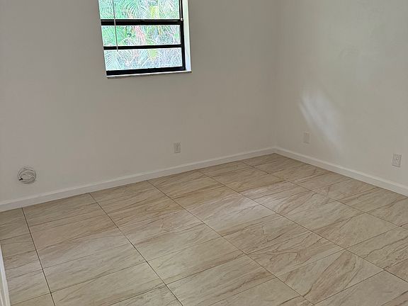 5th image of 4674 Hairland Dr