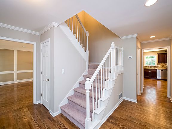 4th image of 2098 Dayron Cir