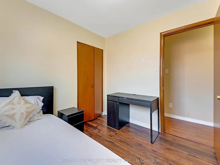 402 Lakeview Dr — Photo 17