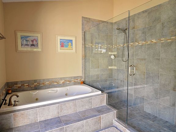 4th image of 609 N Longview Pl