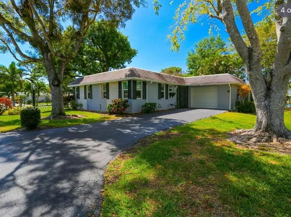 225 Georgetown Blvd, Naples, FL 34112