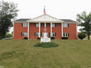 608 E Olive St APT 203, Marshalltown, IA 50158