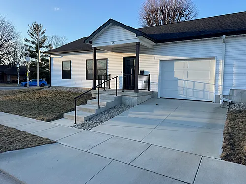 504 Armstrong St #504 Photo 1