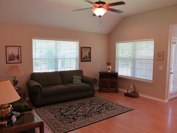 2nd image of 513 Hickory Hill Dr