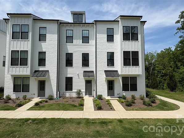 5009 Layman Dr, Charlotte, NC 28226
