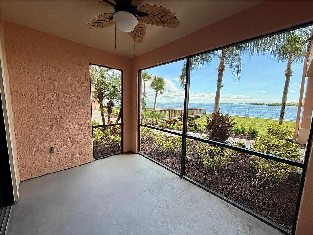 2 bed, 1.0 bath, 980 sqft, $2,250 — Photo 2