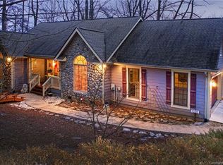 135 Big Rock Ln, Lake Lure, NC 28746