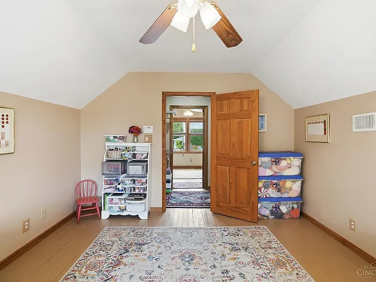 3647 Paxton Ave — Photo 8