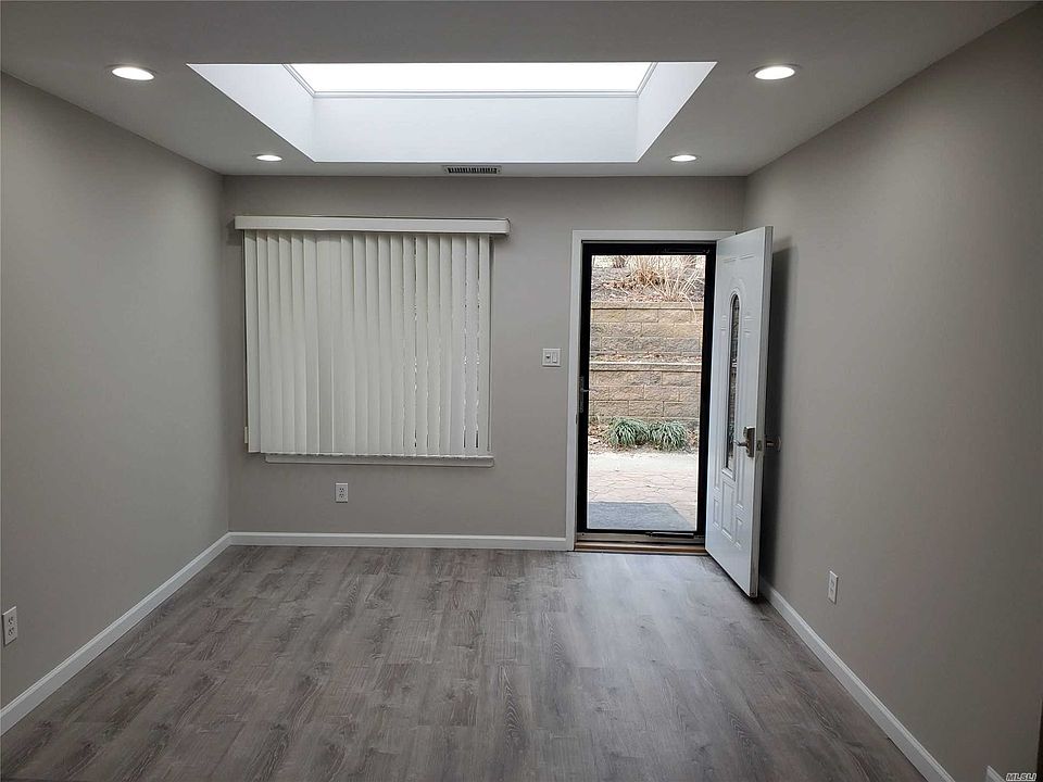 1st image of 277 Brettonwoods Dr