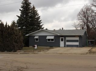 710 Country Club Rd, Winner, SD 57580