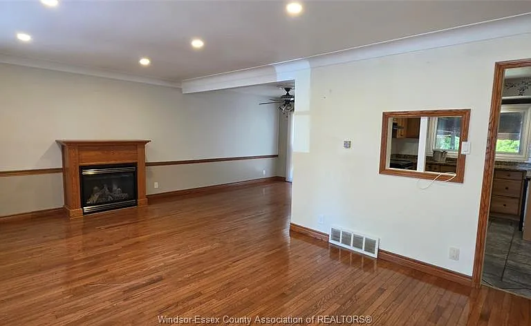 1050 Bartlet Dr — Photo 4