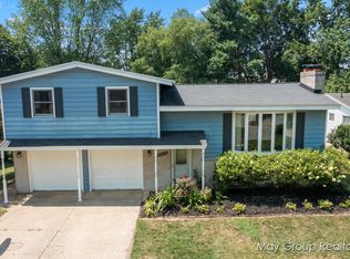 5315 Burgis Ave SE, Kentwood, MI 49508