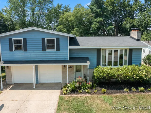 5315 Burgis Ave SE, Kentwood, MI 49508