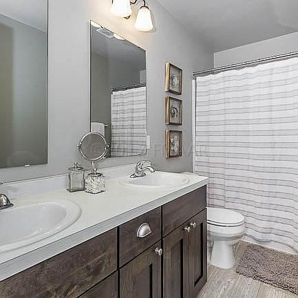 Bi-Level Opt B - 4 Bed (10)