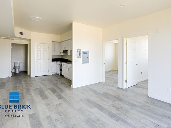 4th image of 4324 S Vermont Ave #201