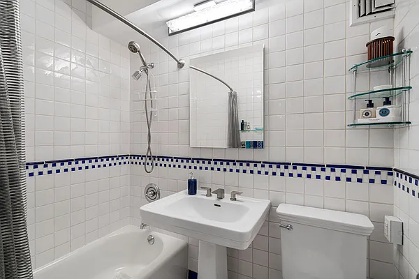 Rented by Compass | media 23