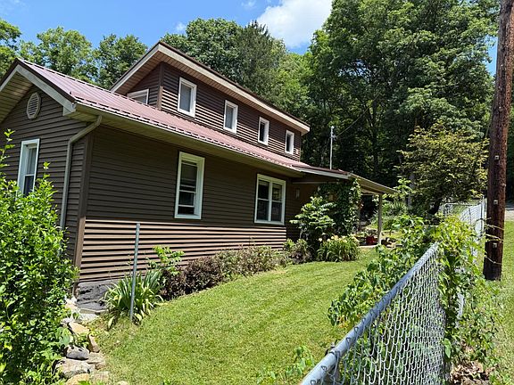 2nd image of 1856 Maple Fork Rd