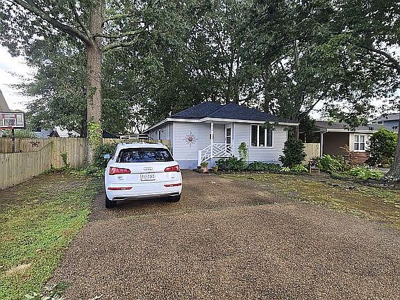 2nd image of 610 Virginia Ave