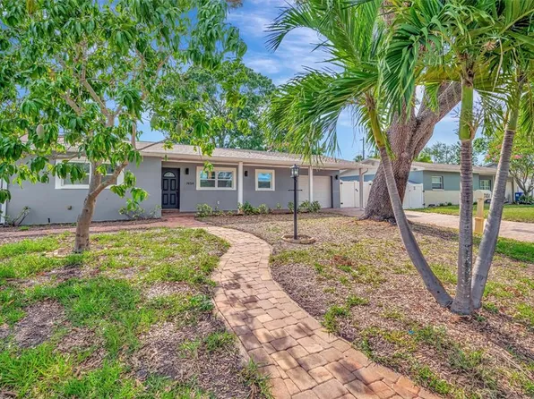 7454 Locust St NE, Saint Petersburg, FL 33702