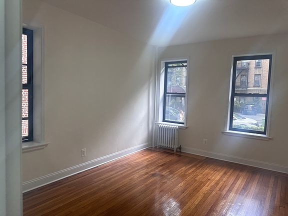 5th image of 11865 Metropolitan Ave APT 1D