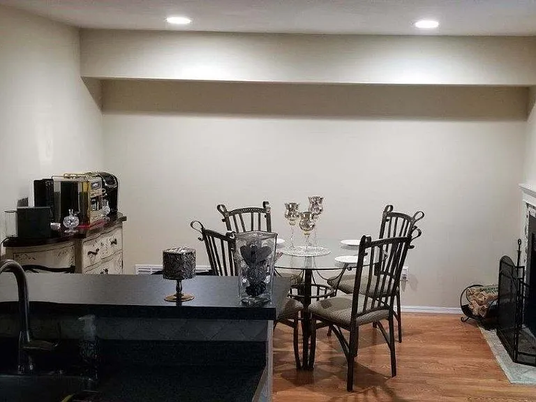 241 Larchwood Ct — Photo 9