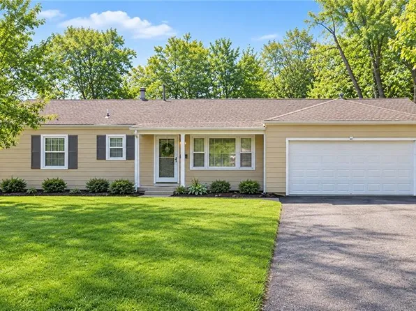 8519 W 69th Ter, Overland Park, KS 66204