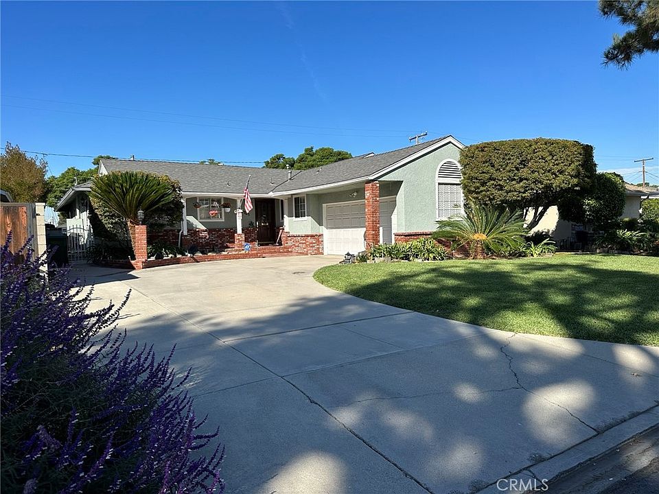 1st image of 10761 Avonbury Ave