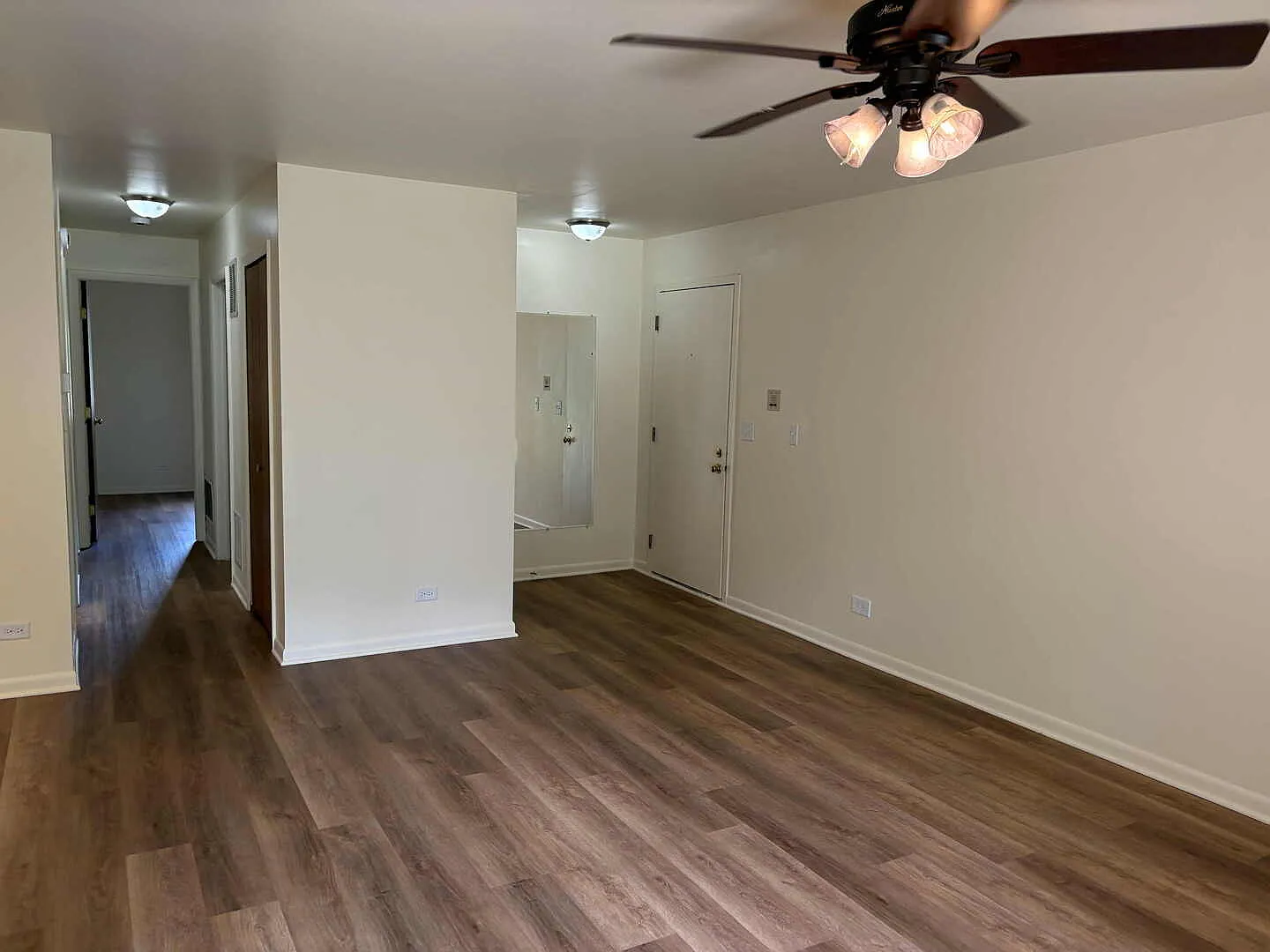 2 bed, 1100 sqft, $2,100 — Photo 3