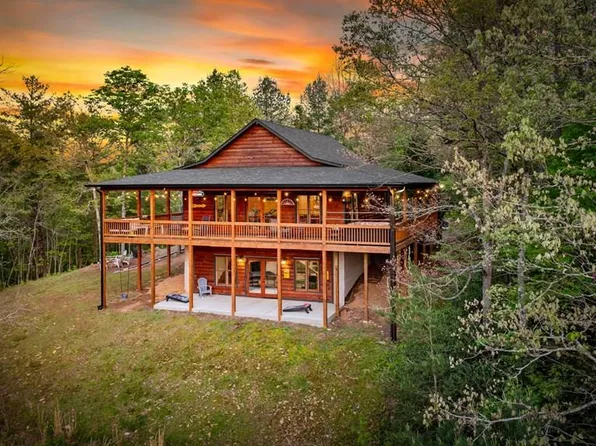 490 Walnut Hills Dr, Mineral Bluff, GA 30559