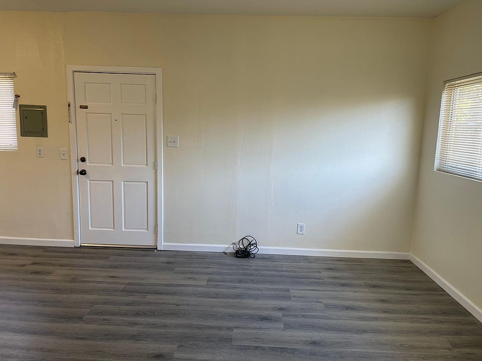 1st image of 456 Miller Ave #7