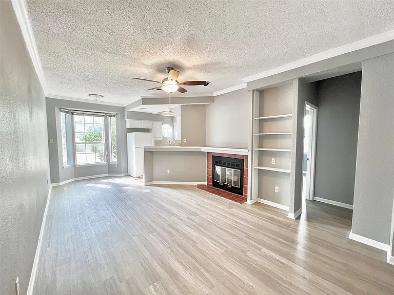 3111 Tom Green St #105 — Photo 1