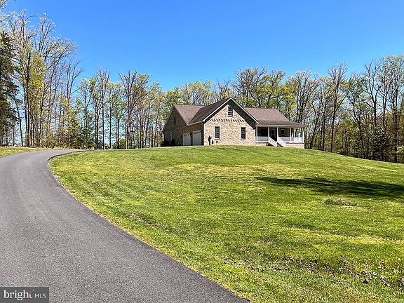 2nd image of 322 Thomas Dr