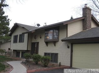 7082 Carey Ln N, Maple Grove, MN 55369