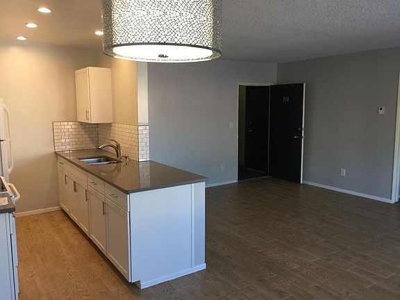 2nd image of 1255 Seward St APT 104
